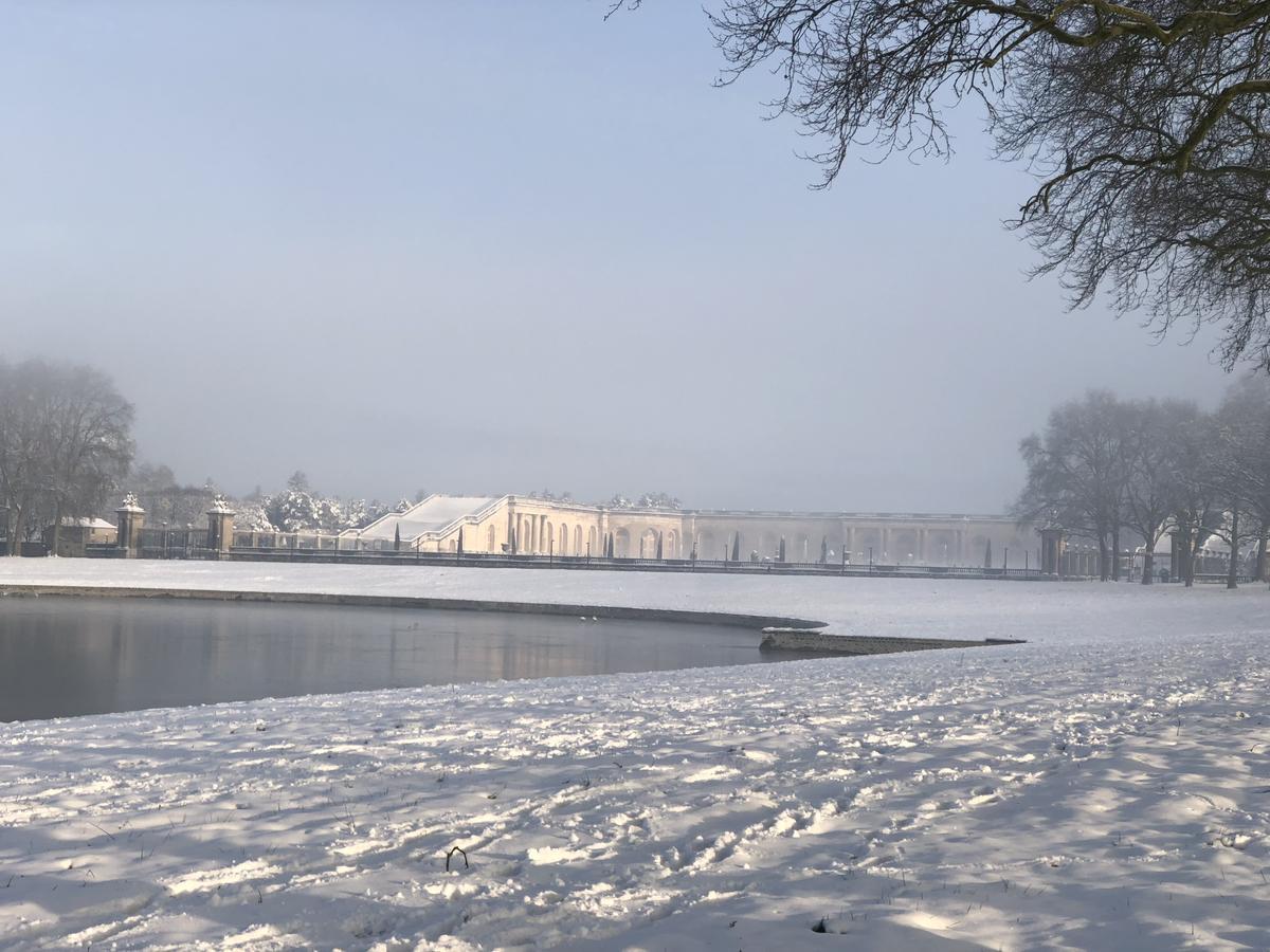 Bed In Versailles - Villa De La Piece D'Eau Des Suisses Exterior photo