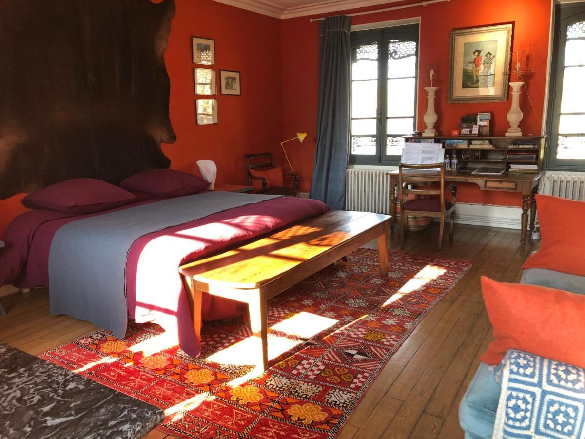 Bed In Versailles - Villa De La Piece D'Eau Des Suisses Exterior photo